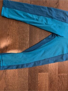 Sport Teal and Deep Teal Colorblock Leggings